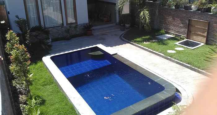 Swimming Pool Sunbeam Villa			