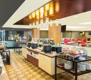 Bar, Cafe and Lounge 6 Swiss-Belhotel Manokwari		