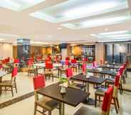 Bar, Cafe and Lounge 5 Swiss-Belhotel Manokwari		