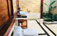 Toilet Kamar 7 Villa Neyang