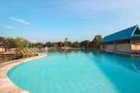 สระว่ายน้ำ OYO 1153 Tiga Dara Hotel & Resort Syariah