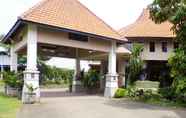 Exterior 2 Waroeng Desa