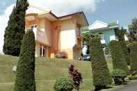 Exterior Villa Puncak Trawas Family