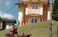 Exterior 3 Villa Puncak Trawas Family