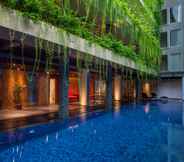 Hồ bơi 5 Daun Bali Seminyak Hotel