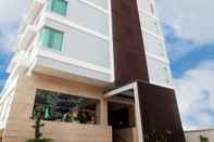 ภายนอกอาคาร Demelia Hotel Panakkukang