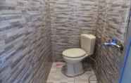 In-room Bathroom 5 Homestay Tengger Asri 2 Gunung Bromo