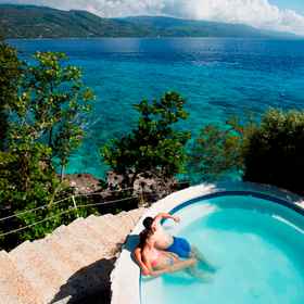 블루워터 수밀론 아일랜드 리조트 1, 세부 호텔