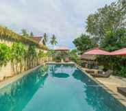 Kolam Renang 7 Senggigi Cottages Lombok