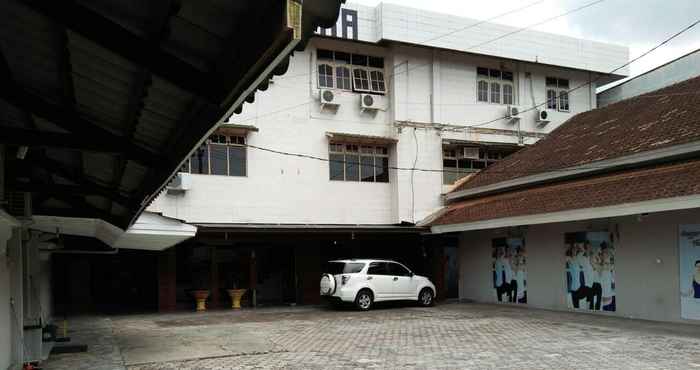 Ruang untuk Umum Hotel Flora Pekanbaru