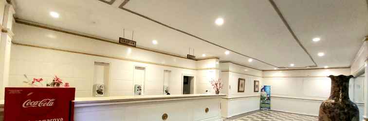 Lobby Hotel Holiday Pekanbaru