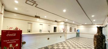 Lobby 3 Hotel Holiday Pekanbaru