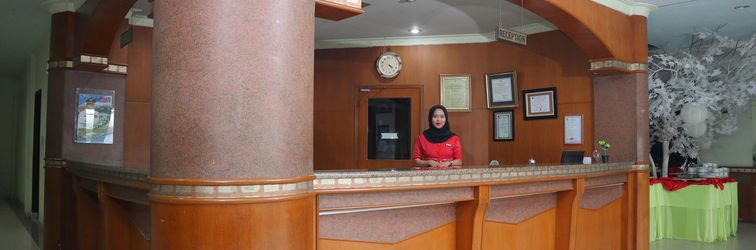 大堂 OYO 742 Mona Plaza Hotel