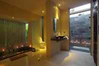 Toilet Kamar Villa Jo - The Summit