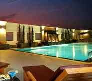 Swimming Pool 6 Kantary Hotel and Serviced Apartments, Ayutthaya