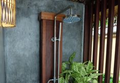 Toilet Kamar 5 Puri Taman Sari Resort