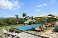 Swimming Pool Puri Taman Sari Resort