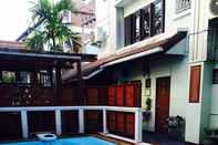 Kolam Renang Sri Pat Guest House