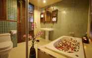 In-room Bathroom 4 Shewe Wana Suite Resort