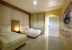 Bedroom 2 Taman Sari Hotel 