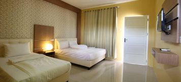 Bedroom 2 Taman Sari Hotel 