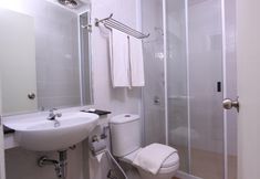 In-room Bathroom 6 Evan Hotel (Non-Smoking)