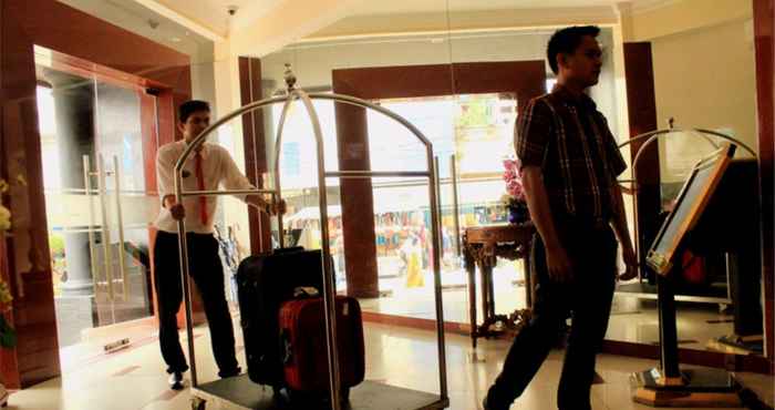 Lobby Grand Malioboro Hotel