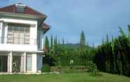 ภายนอกอาคาร 4 Villa Sophia Cimacan Puncak