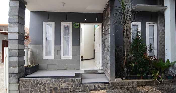 Exterior Comfy Room at Kenanga Homestay