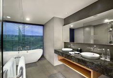 Toilet Kamar 4 Aston Sentul Lake Resort & Conference Center