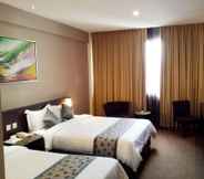 Bedroom 4 Hotel Royal