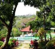 Swimming Pool 7 Villa Istana bunga - Wood