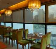 ร้านอาหาร 6 BSA Twin Towers Hotel