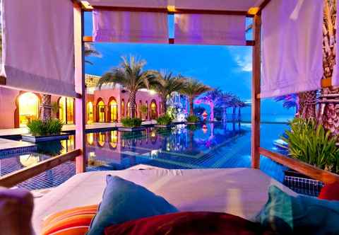 สระว่ายน้ำ Marrakesh Hua Hin Resort & Spa