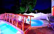 Swimming Pool 6 Red Coco Inn de Boracay