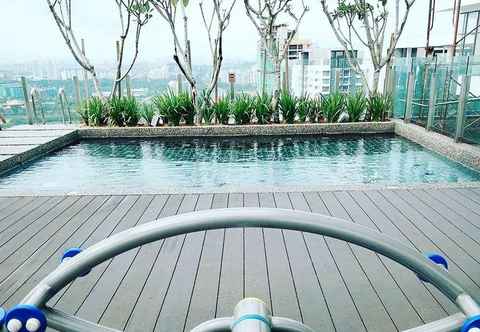 Swimming Pool Nian Residences Flexis @ One South