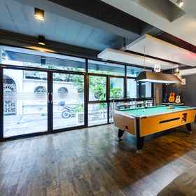 Entertainment Facility 1 CheQinn Hostel Sukhumvit 4, HOSTBKK Arts Center / Dance Studio Hotels