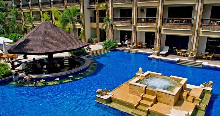 Swimming Pool Henann Regency Resort and Spa