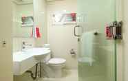 Toilet Kamar 5 Red Planet Makati Amorsolo