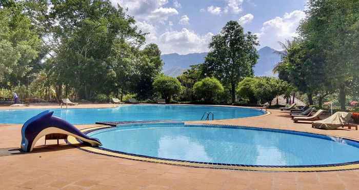 Swimming Pool Pung-Waan Resort