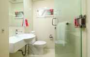 Toilet Kamar 3 Red Planet Manila Aseana City