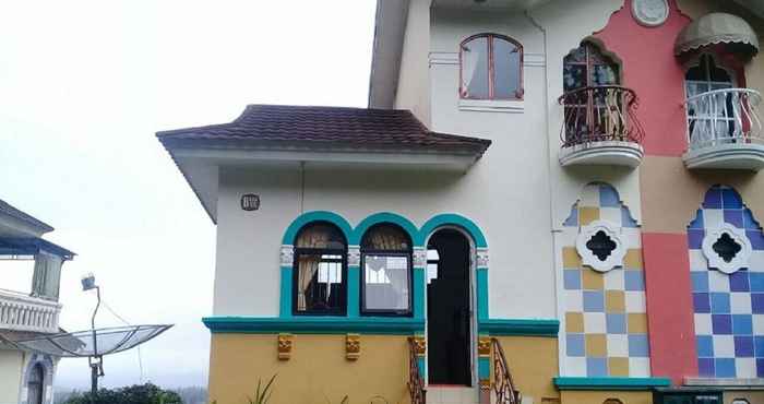 Bangunan Villa Kota Bunga Zinnia