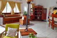 Lobby Rumah Asri Bed And Breakfast