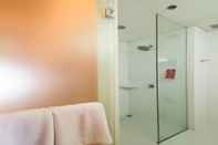 In-room Bathroom Red Planet Cagayan de Oro 