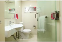 In-room Bathroom 4 Red Planet Davao