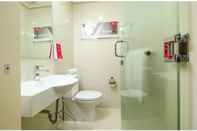 In-room Bathroom Red Planet Davao