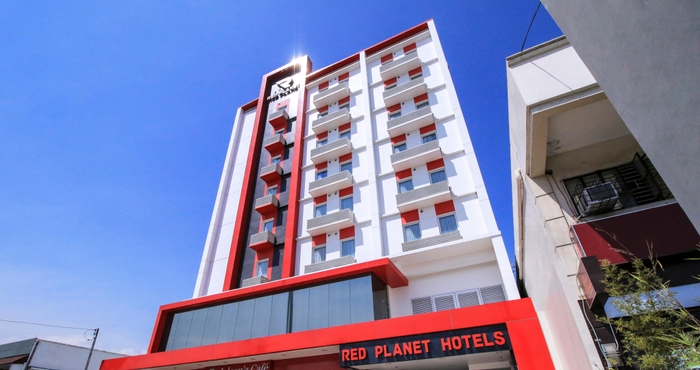 Exterior Red Planet Davao