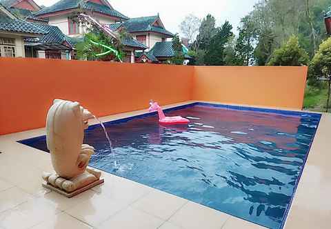 Lobby Villa Kota Bunga Ninda With Swimming Pool