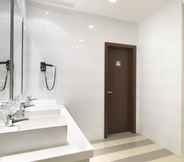 Toilet Kamar 4 Sama-Sama Express KLIA Terminal 1 (Airside Transit Hotel)