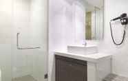 In-room Bathroom 6 Sama-Sama Express KLIA Terminal 1 (Airside Transit Hotel)